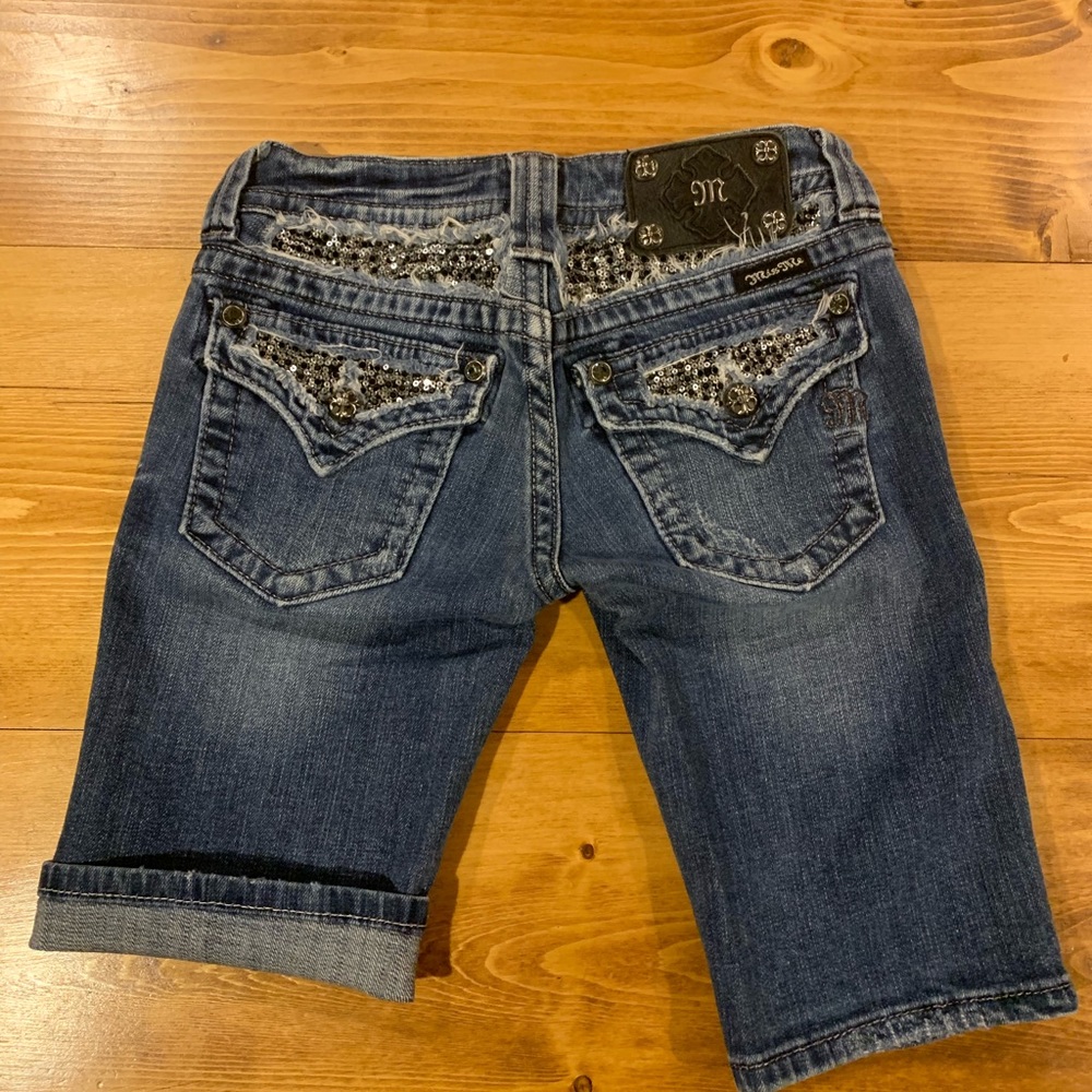 Miss me Bermuda shorts - Picture 2 of 3